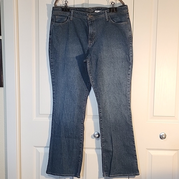 Eddie Bauer Denim - Eddie Bauer Women's Jeans - medium wash- straight leg Sz 18